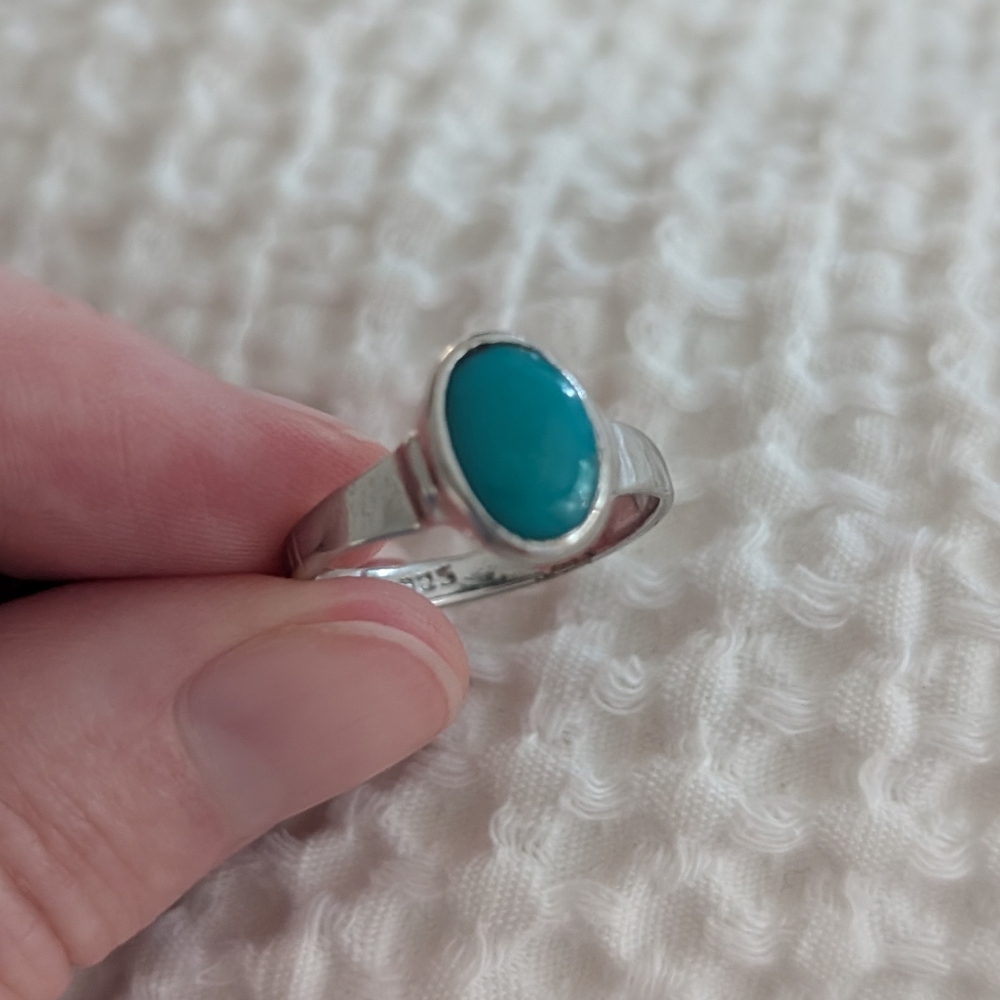 Oval Turquoise .925 Sterling Silver Ring